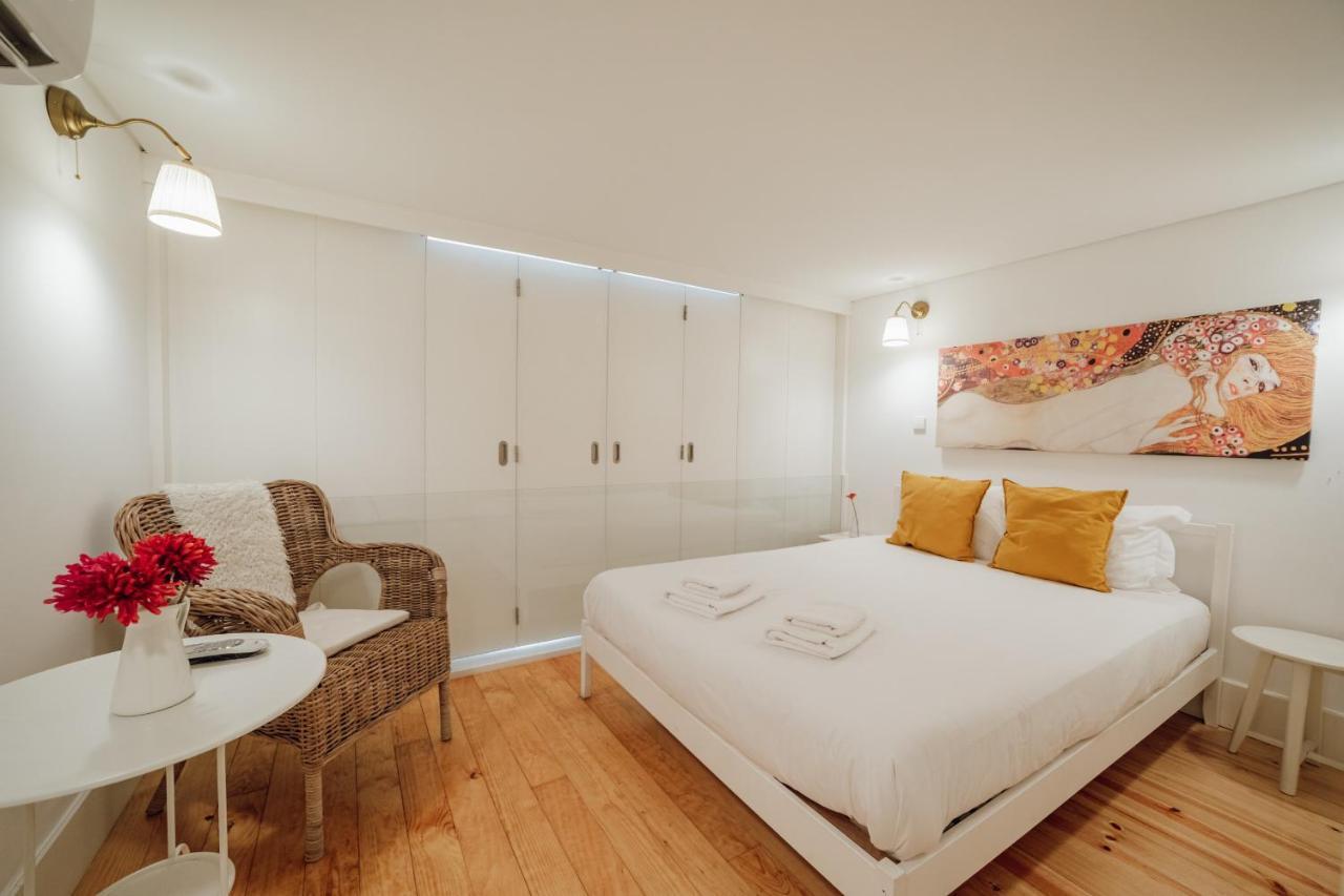 Historic & Sunny Mezzanine Bolhao By Vacationy Apartment Porto Bagian luar foto