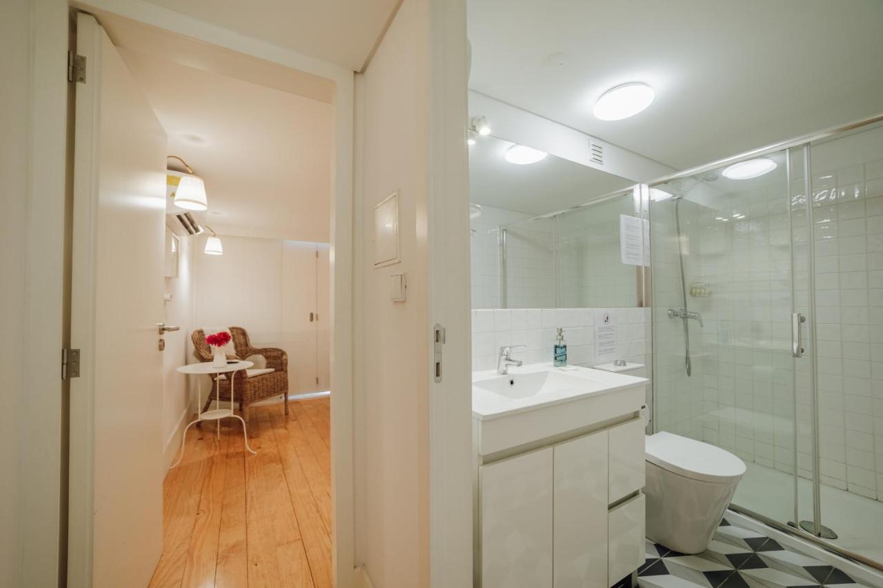 Historic & Sunny Mezzanine Bolhao By Vacationy Apartment Porto Bagian luar foto