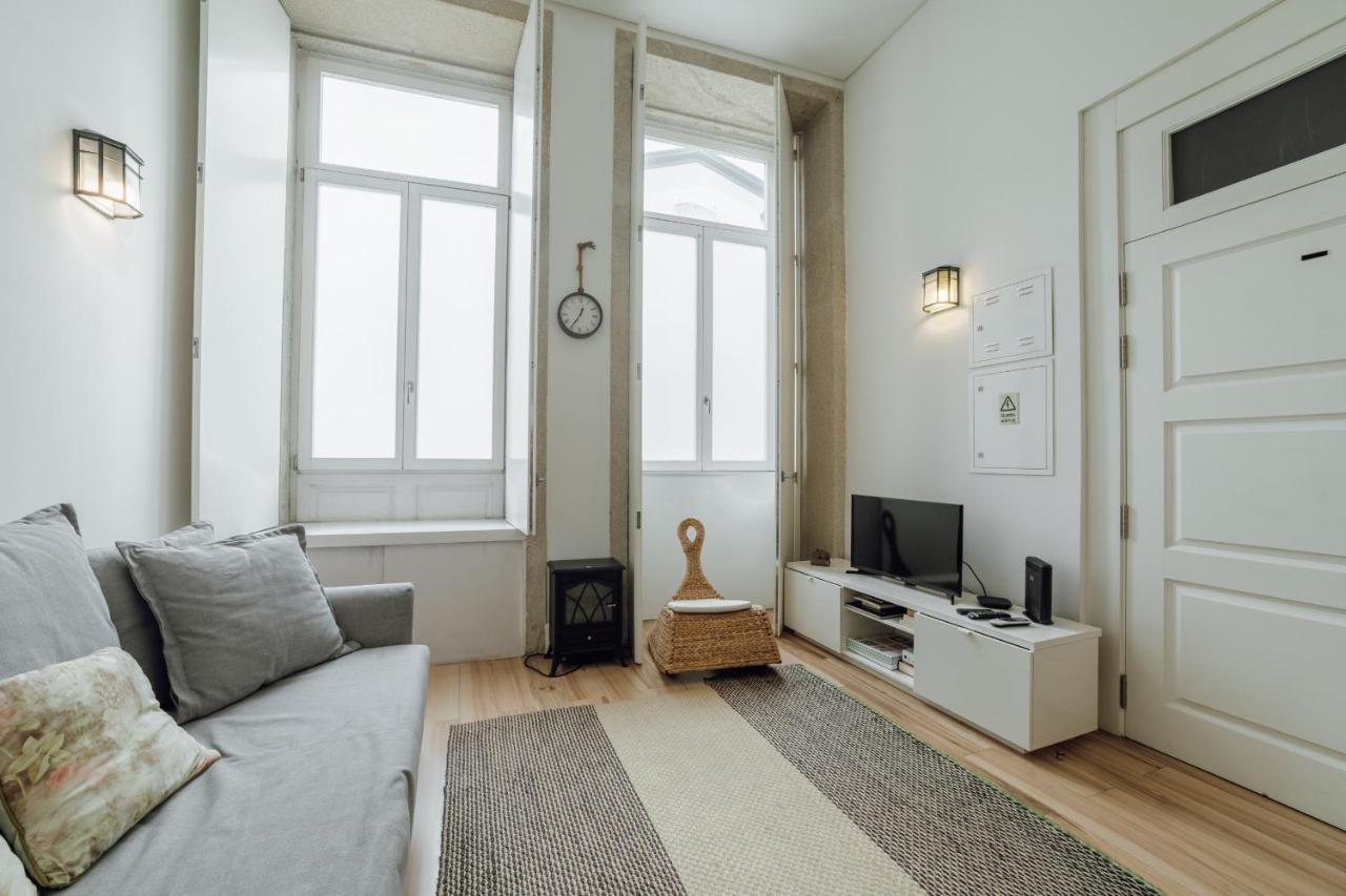 Historic & Sunny Mezzanine Bolhao By Vacationy Apartment Porto Bagian luar foto